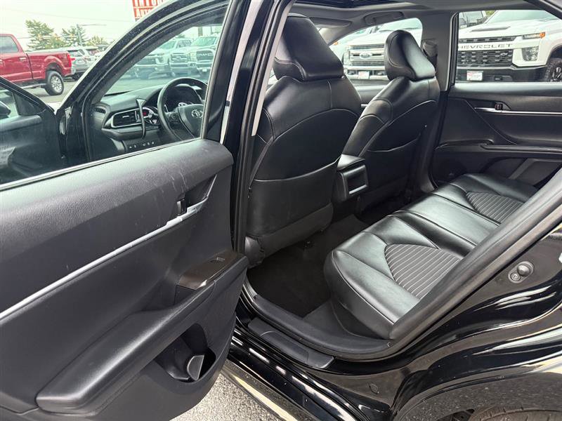 Used 2022 Toyota Camry SE image 18