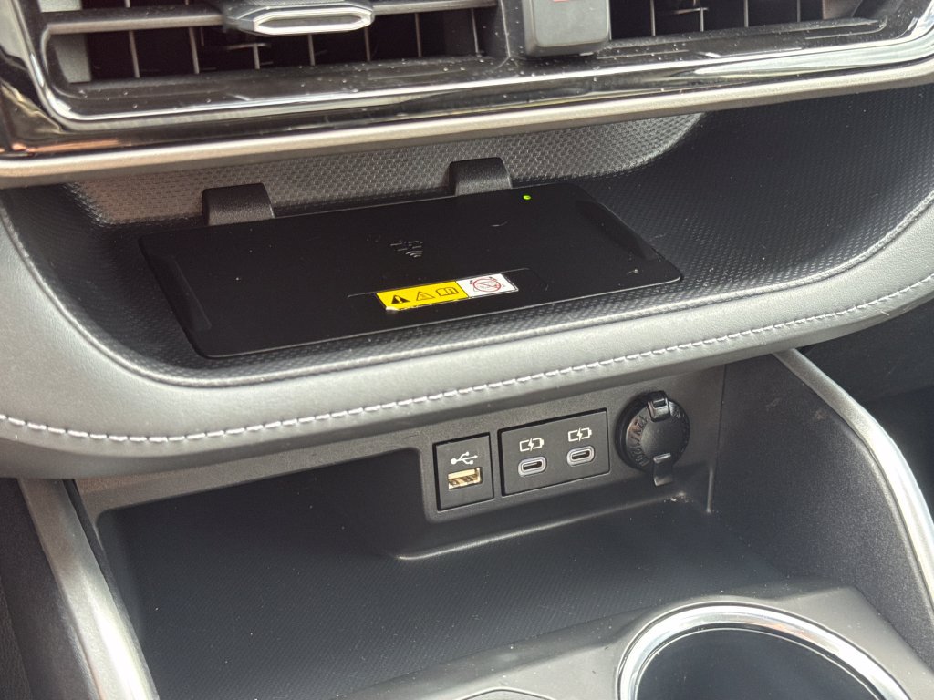 Used 2023 Toyota Highlander XLE AWD/4WD image 28