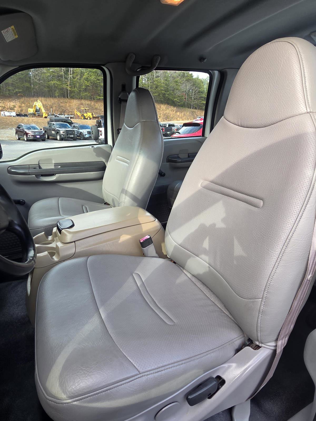 Used 2001 Ford F350 XL image 10