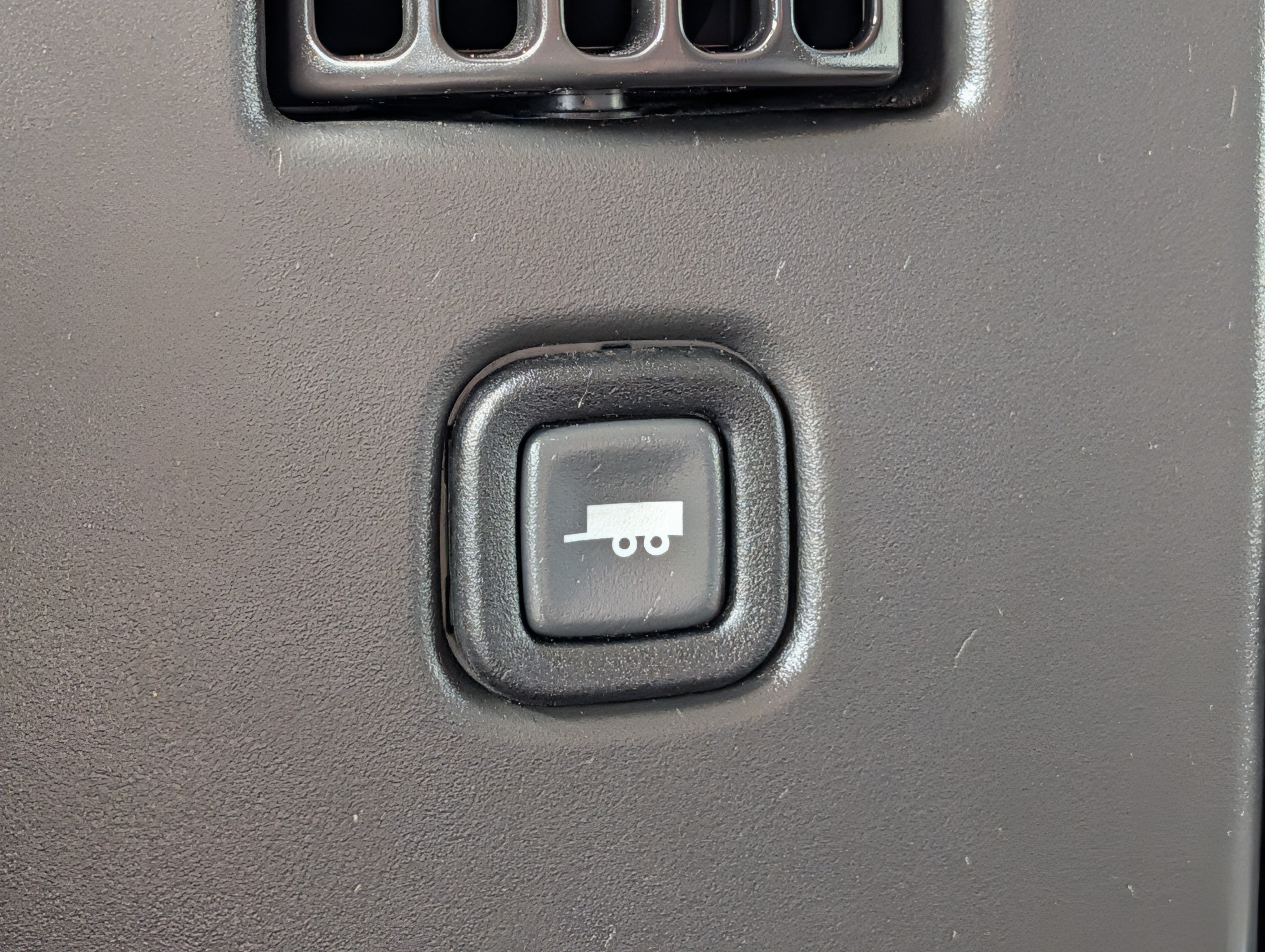 Certified 2025 GMC Savana 3500 LT w/ LT Preferred Equipment Group RWD image 25
