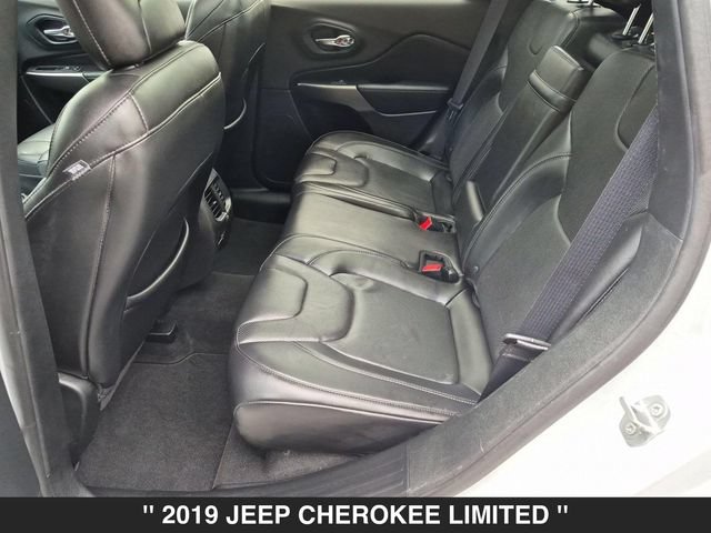 Used 2019 Jeep Cherokee Limited AWD/4WD image 28