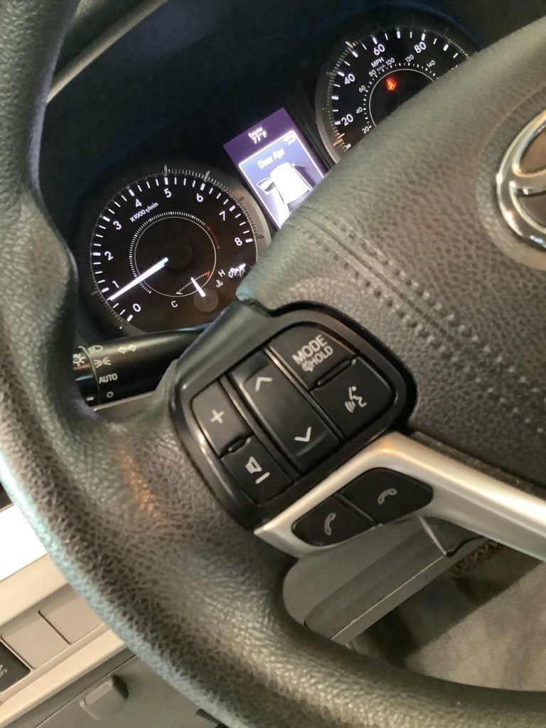 Used 2019 Toyota Sienna LE FWD image 28