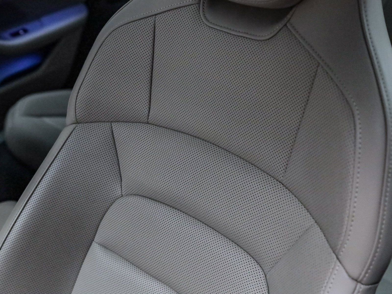Certified 2022 Porsche Taycan 4S AWD/4WD image 26
