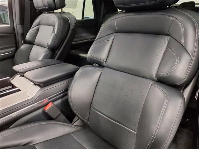 Certified 2025 Lincoln Navigator Reserve w/ Jet Appearance Package image 6
