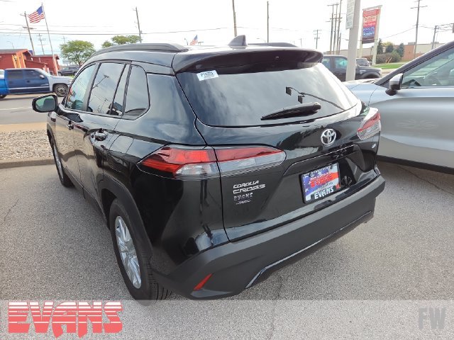 Used 2026 Toyota Corolla Cross LE FWD image 4