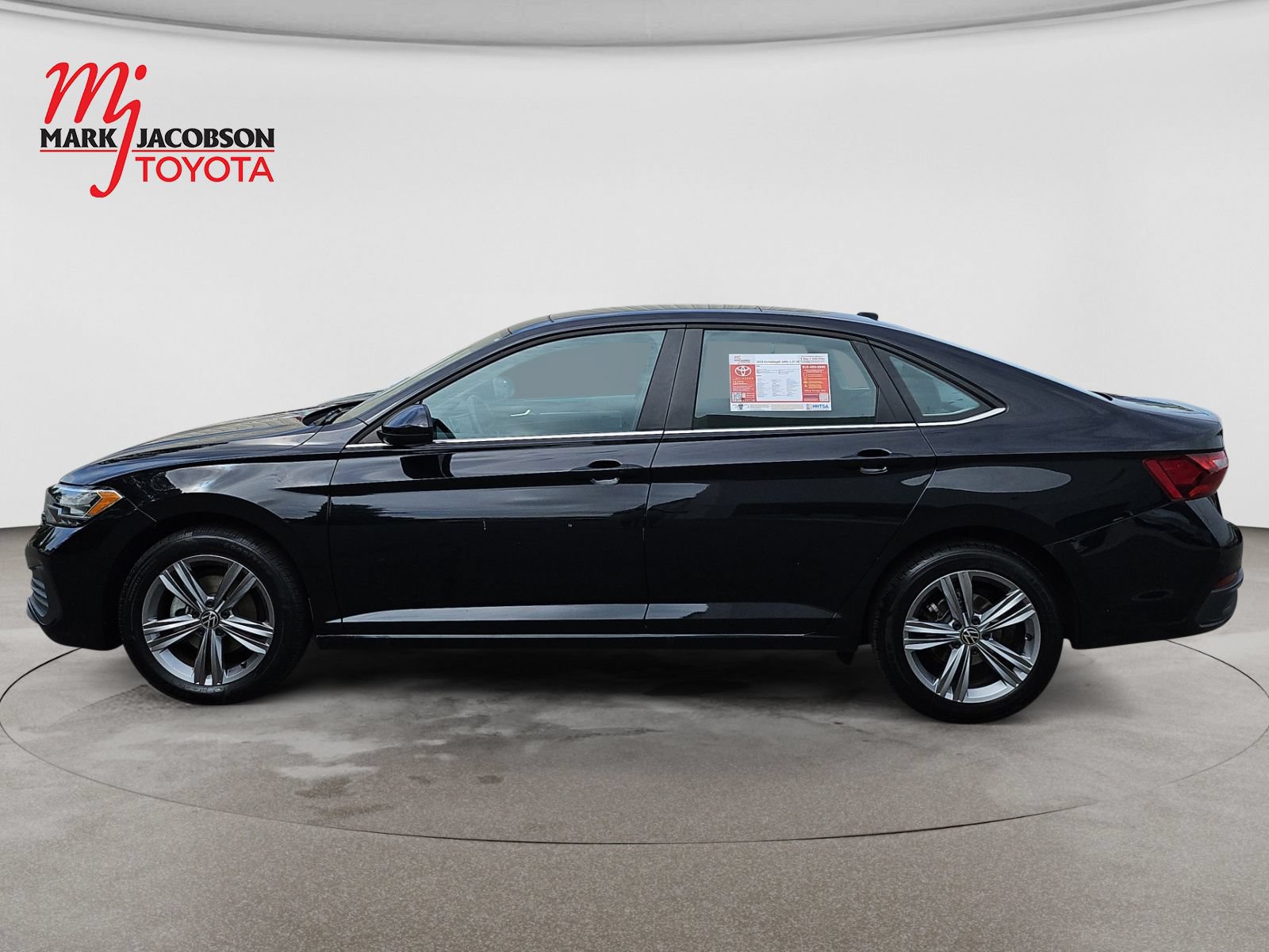 Used 2024 Volkswagen Jetta SE FWD image 13