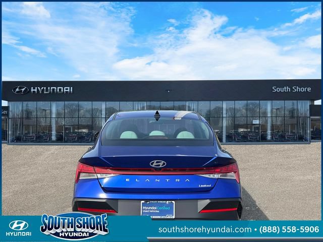 Certified 2025 Hyundai Elantra Limited FWD image 7