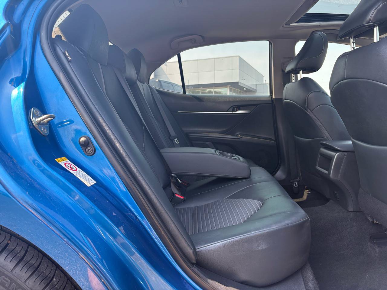 Used 2018 Toyota Camry SE w/ Moonroof Package FWD image 23
