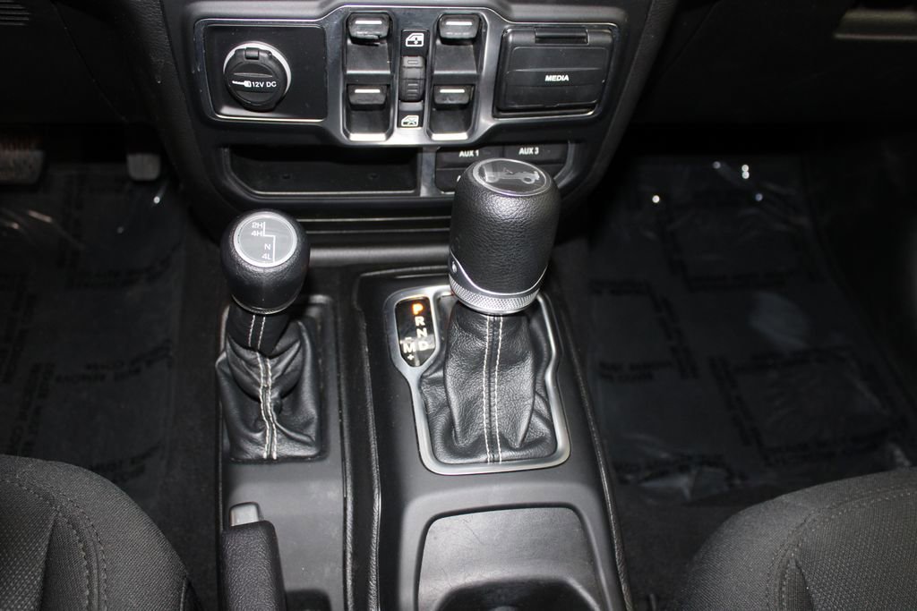 Used 2020 Jeep Wrangler Unlimited Sahara w/ LED Lighting Group image 40