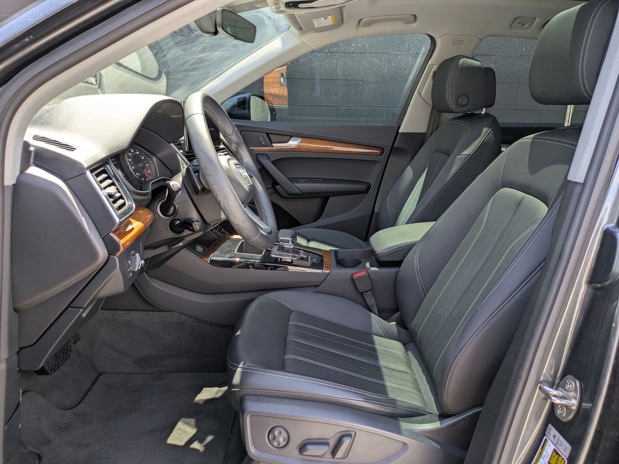 Used 2023 Audi Q5 2.0T Premium w/ Convenience Package AWD/4WD image 21