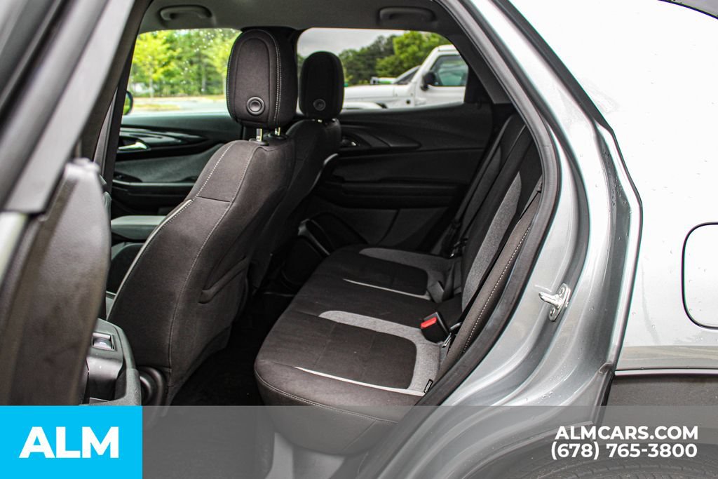 Used 2025 Chevrolet TrailBlazer LT FWD image 15