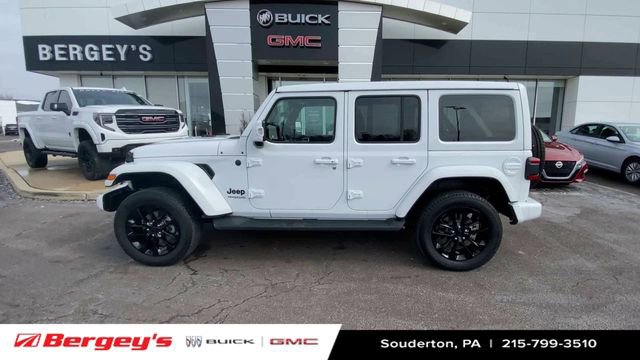 Used 2022 Jeep Wrangler Unlimited Sahara image 5