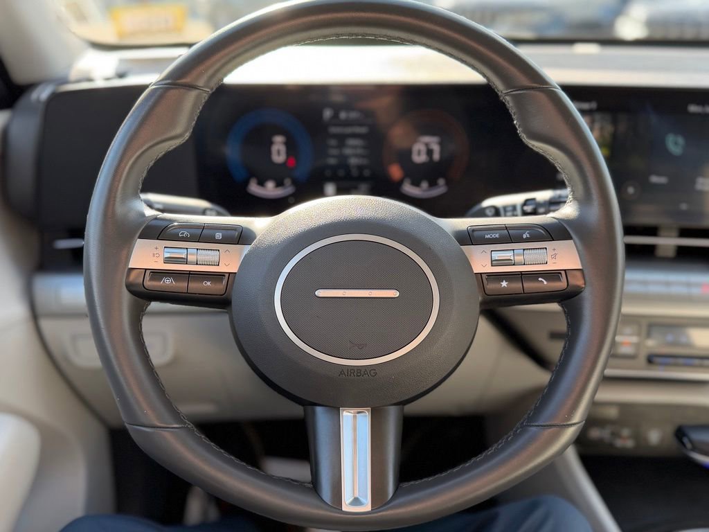 Used 2025 Hyundai Kona SEL AWD/4WD image 10