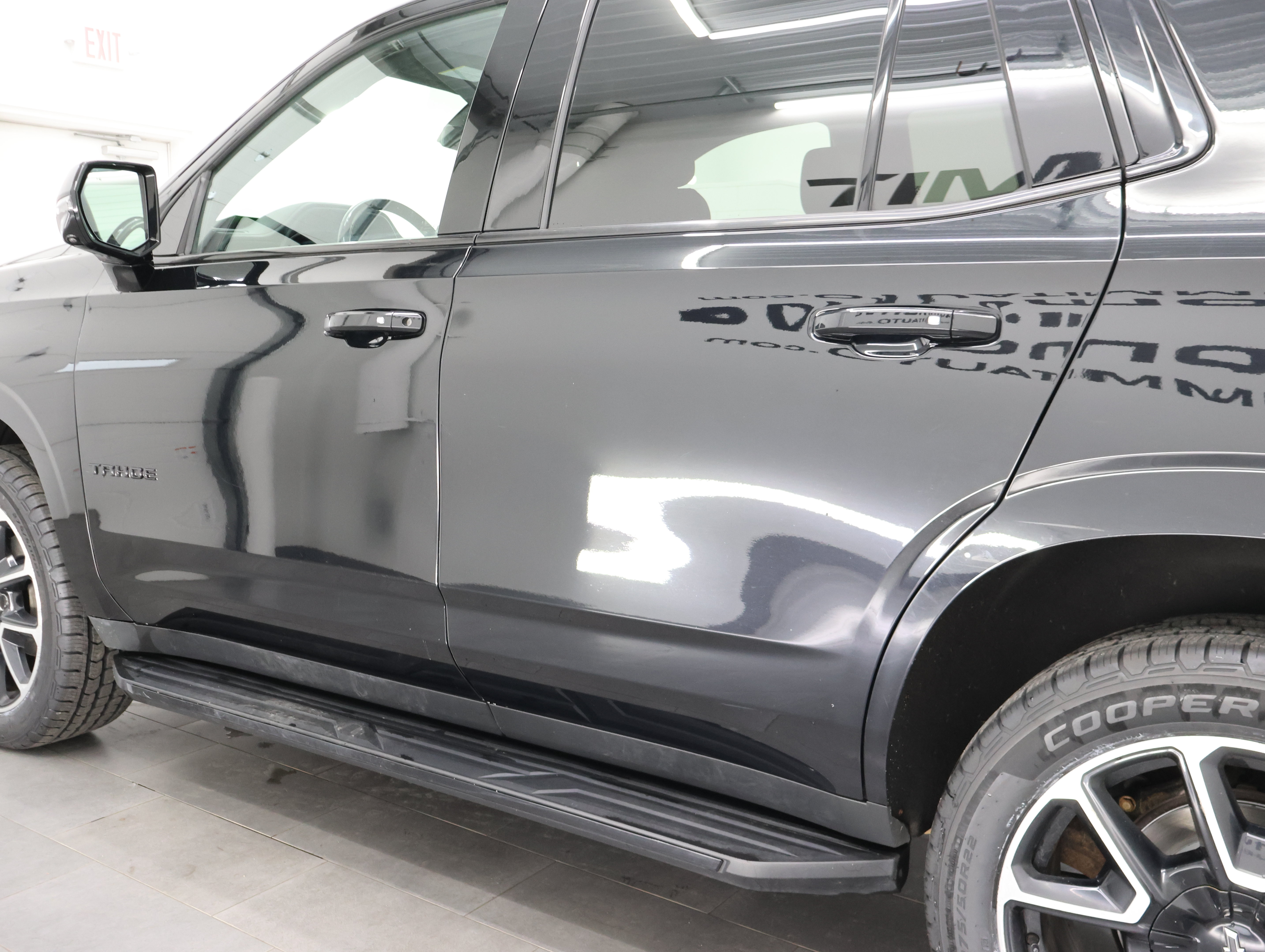 Used 2022 Chevrolet Tahoe RST w/ Luxury Package AWD/4WD image 41