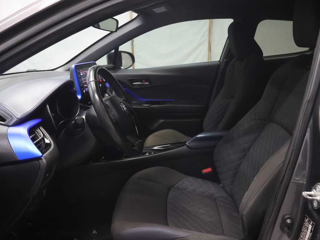 Used 2021 Toyota C-HR XLE FWD image 16