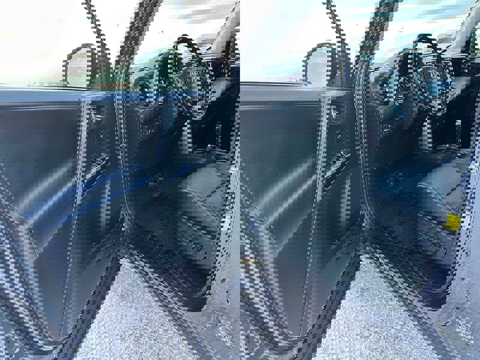 Used 2017 Toyota RAV4 Limited image 19