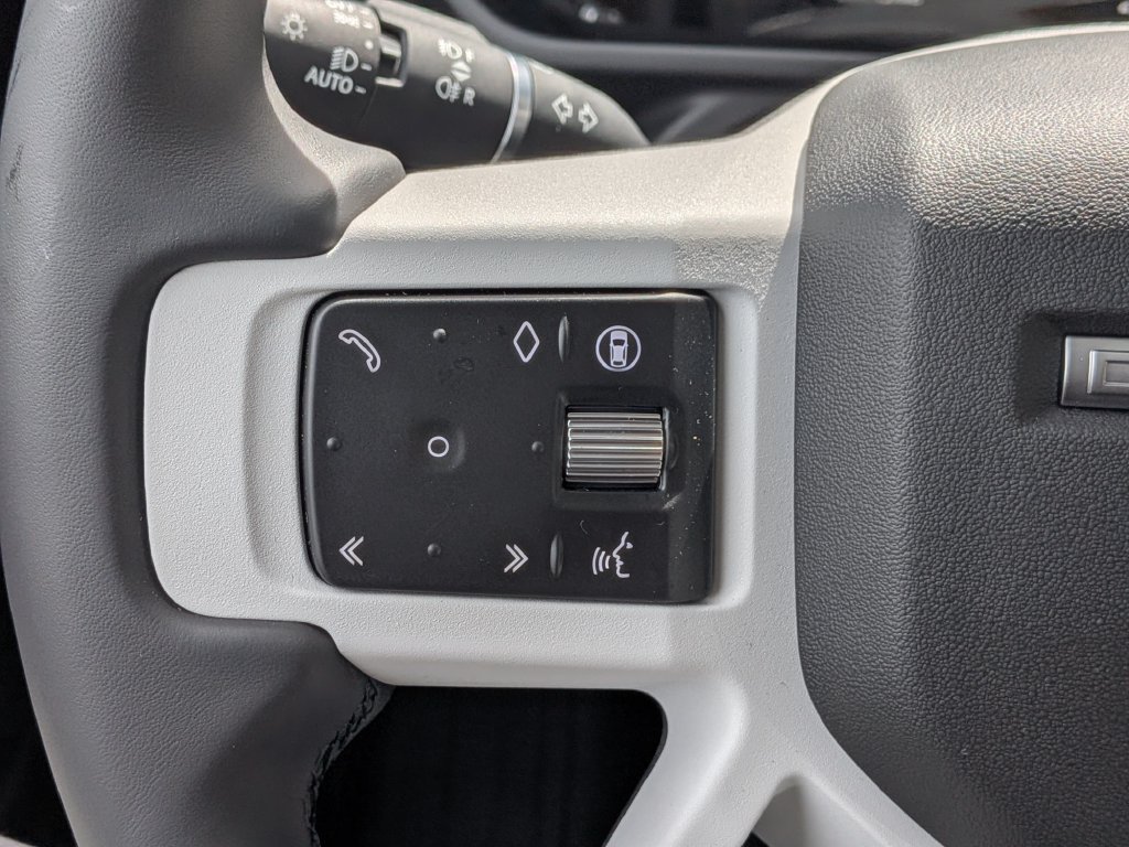 New 2026 Land Rover Defender 110 X-Dynamic SE AWD/4WD image 26
