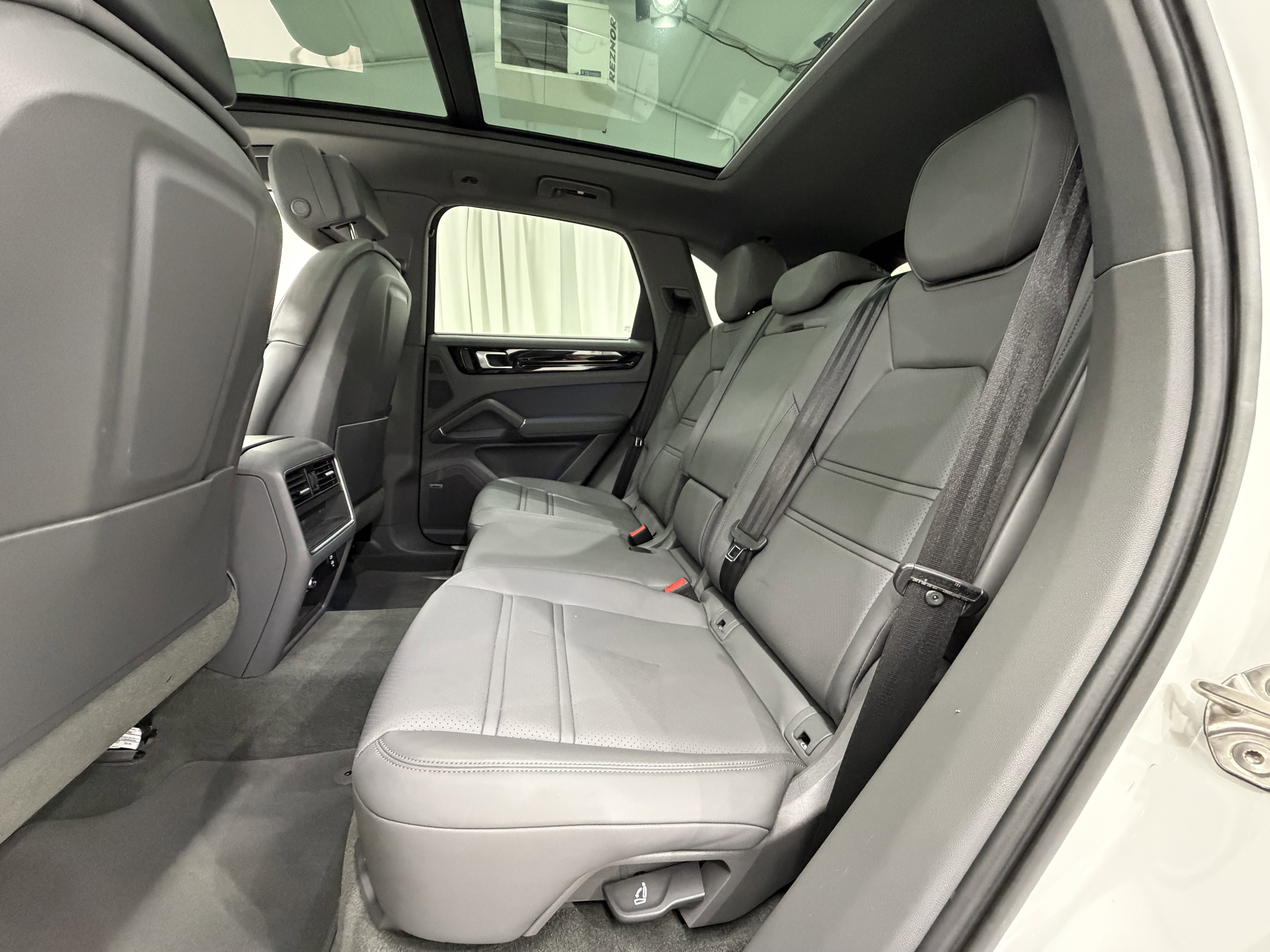 Certified 2023 Porsche Cayenne image 20