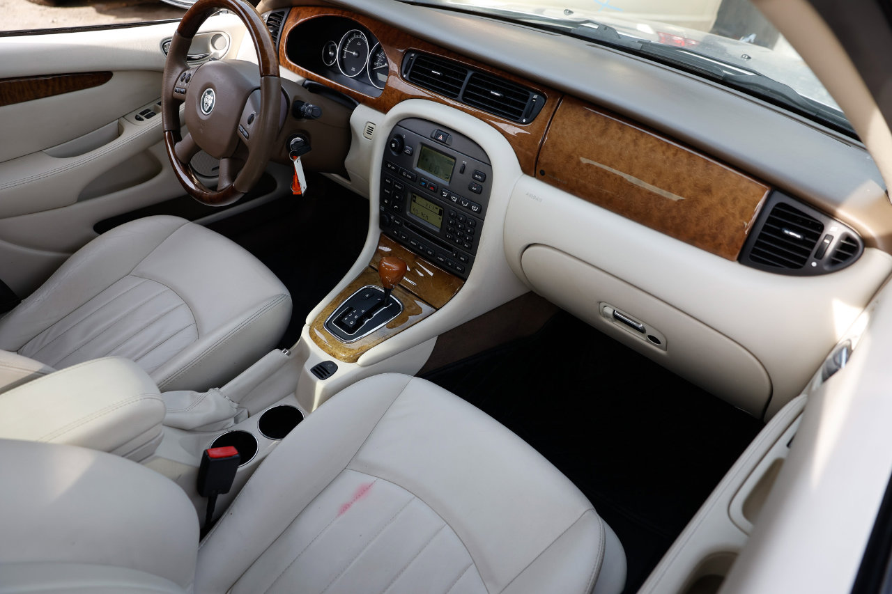 Used 2005 Jaguar X-TYPE 3.0 image 16