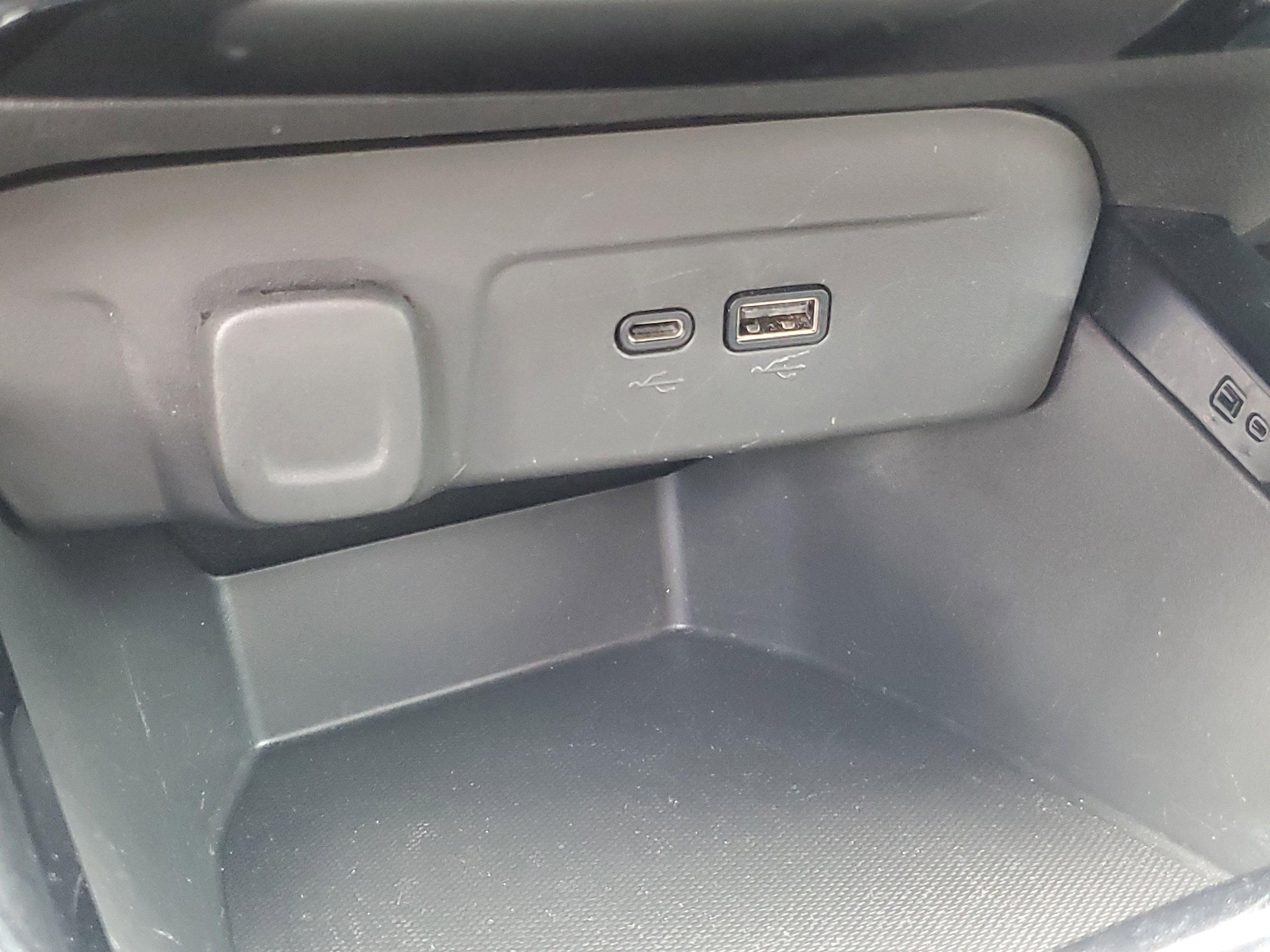 Used 2025 Chevrolet Trax LT image 22