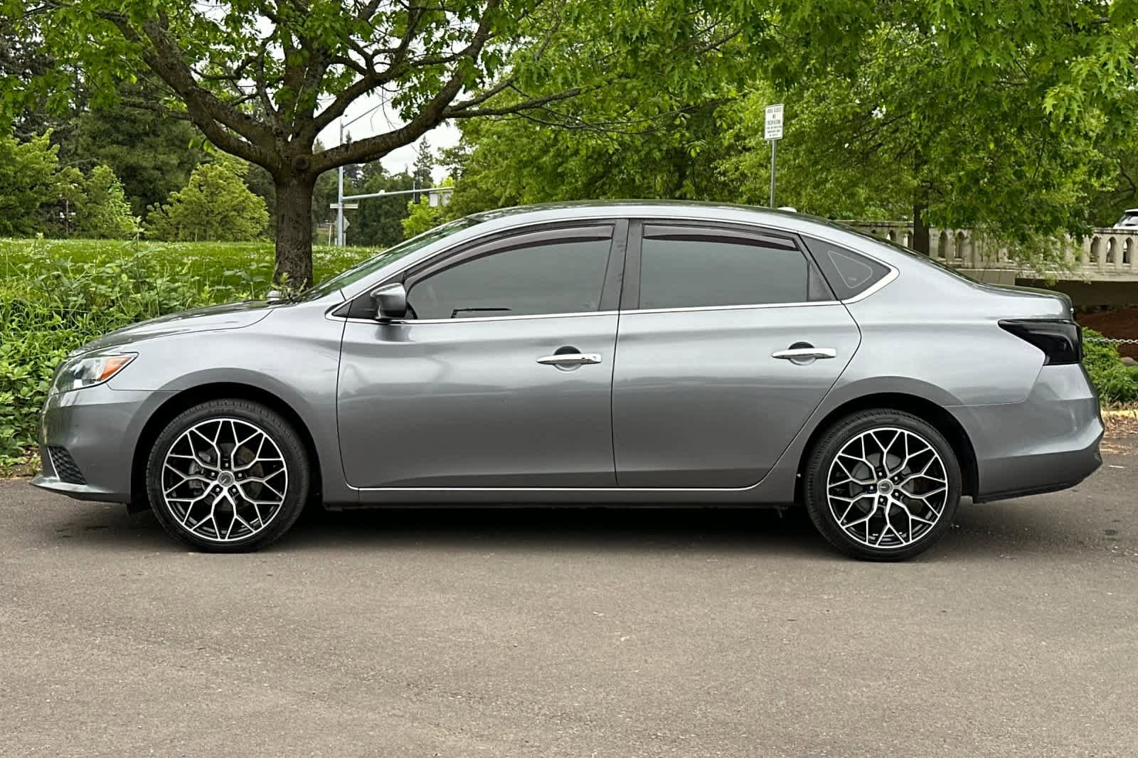 Used 2019 Nissan Sentra SV FWD image 5
