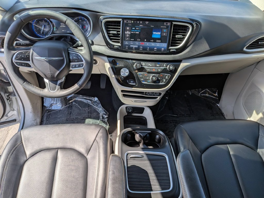 Used 2024 Chrysler Pacifica Touring-L FWD image 23