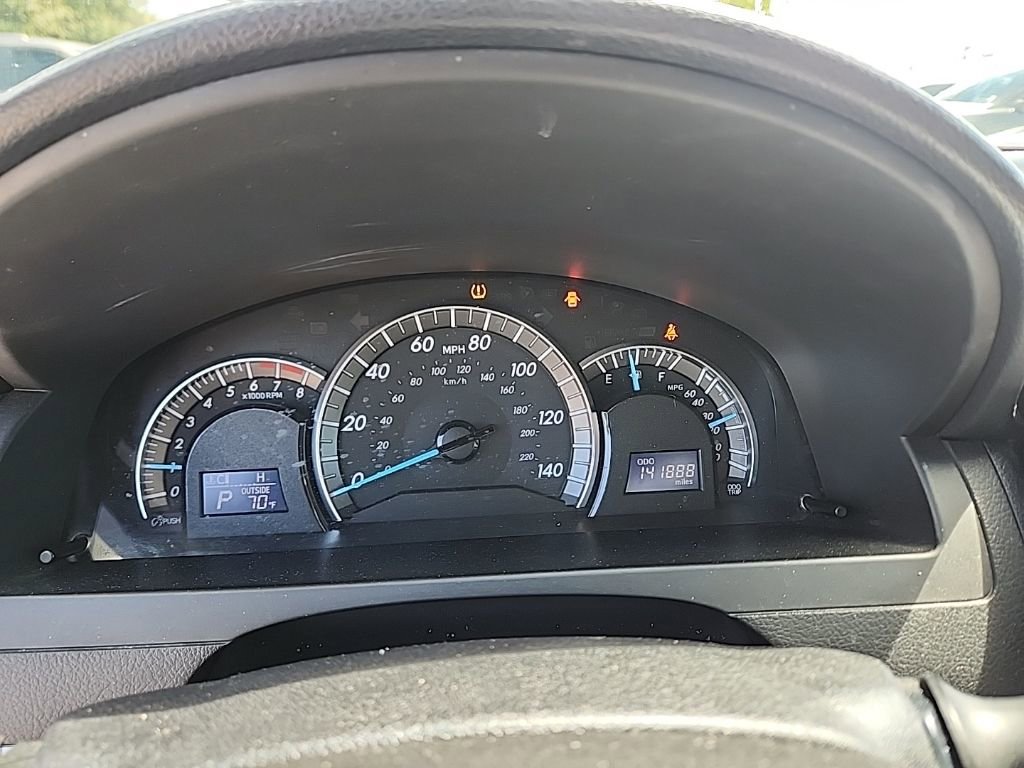 Used 2014 Toyota Camry SE image 12