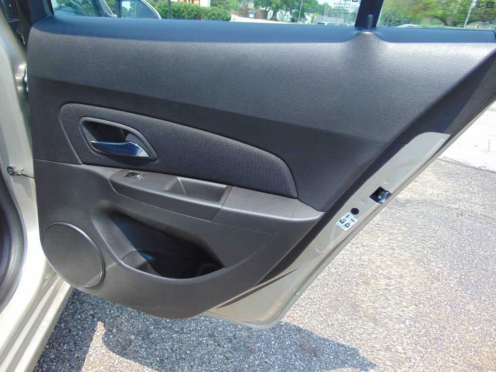 Used 2015 Chevrolet Cruze LT FWD image 22
