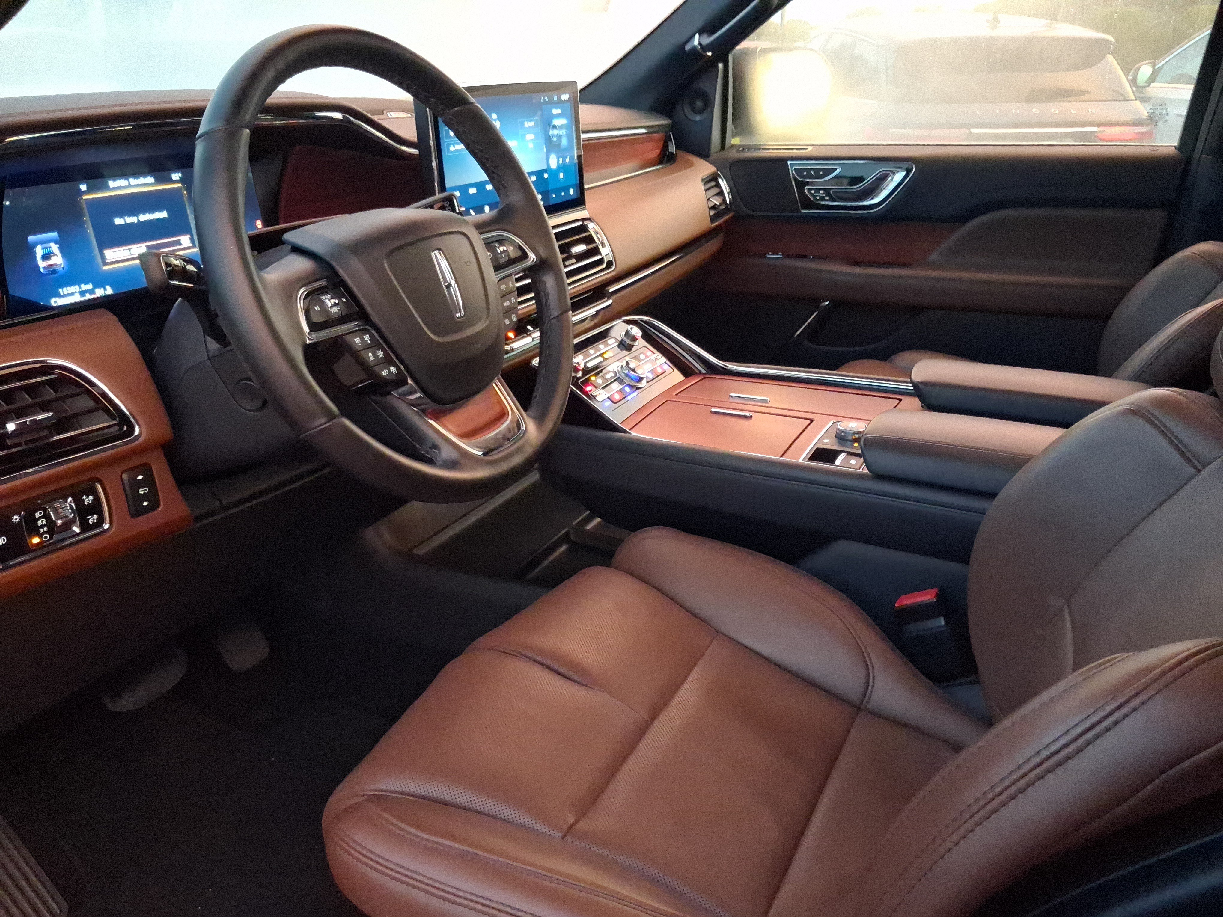 Certified 2024 Lincoln Navigator Reserve AWD/4WD image 11