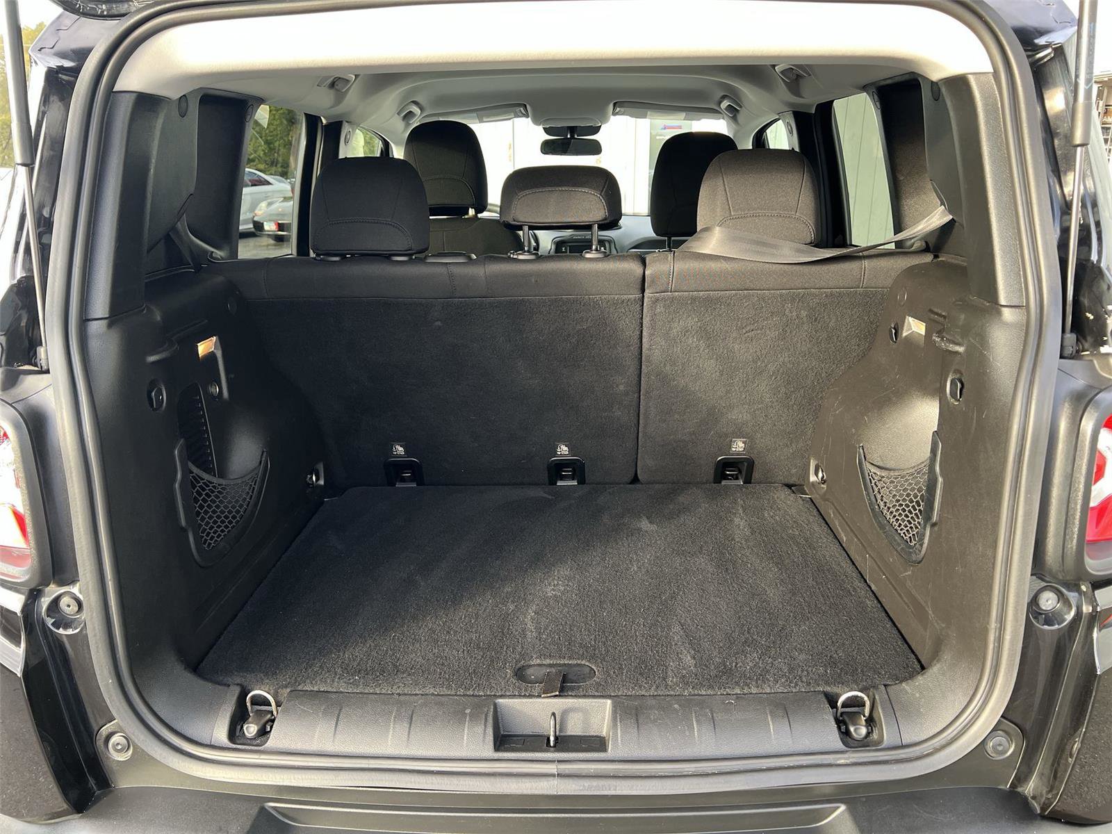 Used 2016 Jeep Renegade Sport w/ Power & Air Group image 21