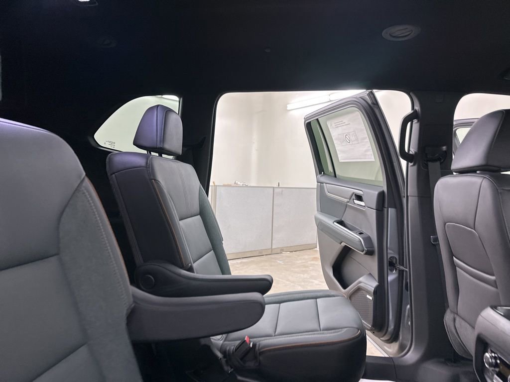 New 2026 GMC Acadia AT4 w/ Luxury Package AWD/4WD image 22