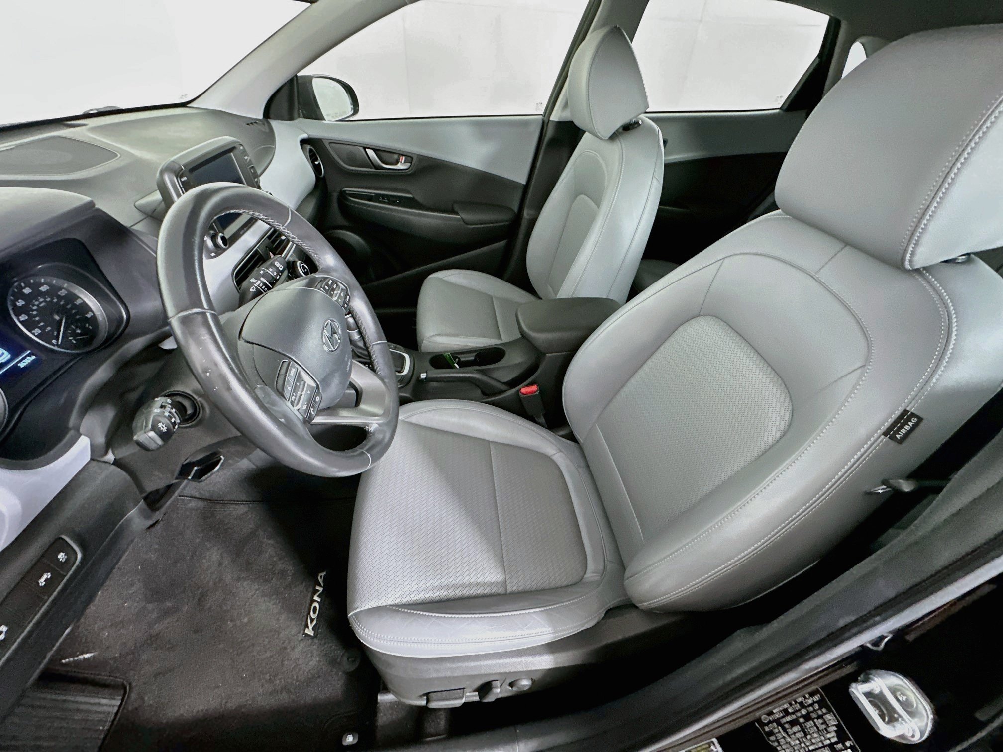 Used 2019 Hyundai Kona Limited FWD image 13