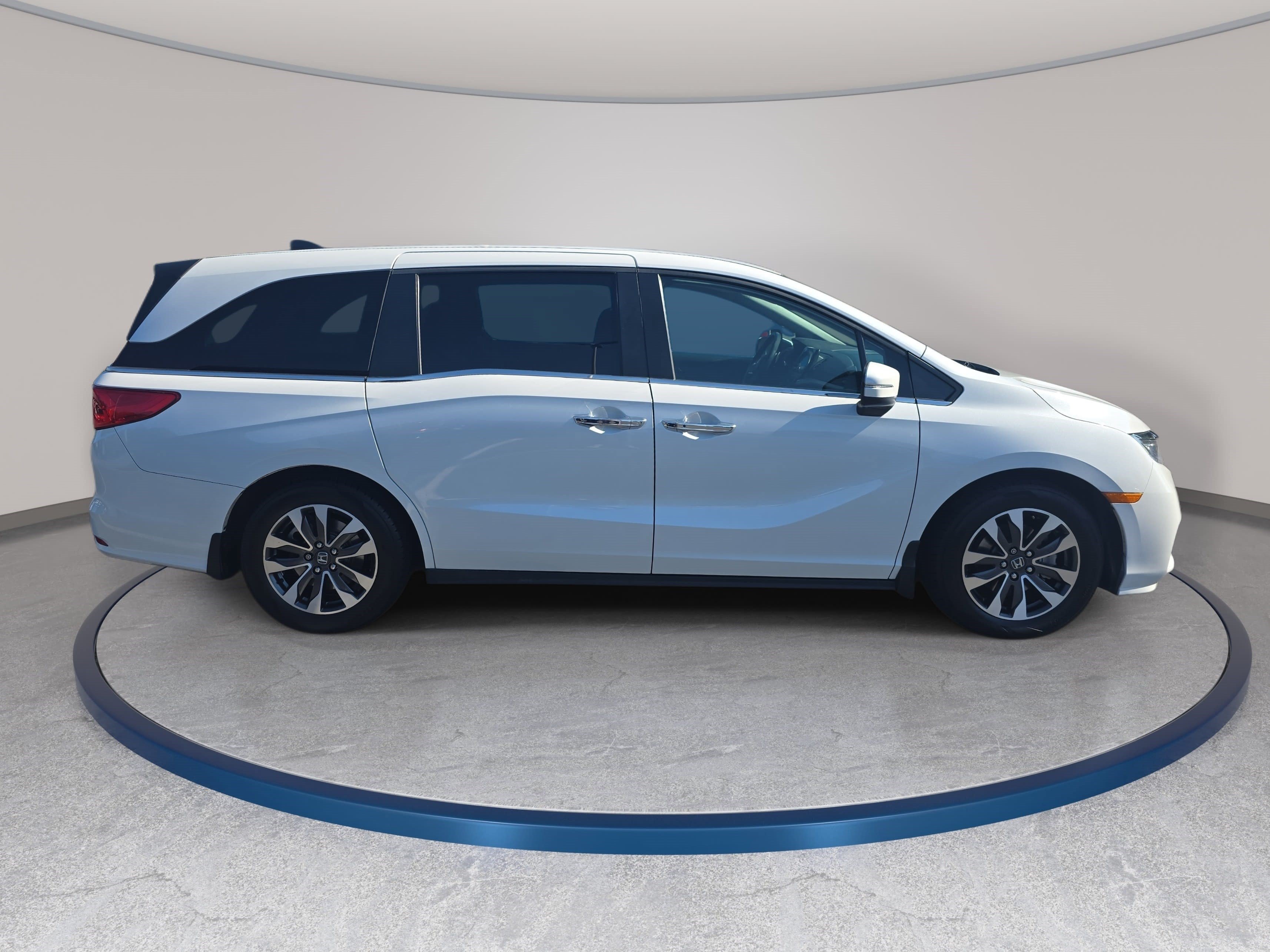 Used 2023 Honda Odyssey EX-L image 4