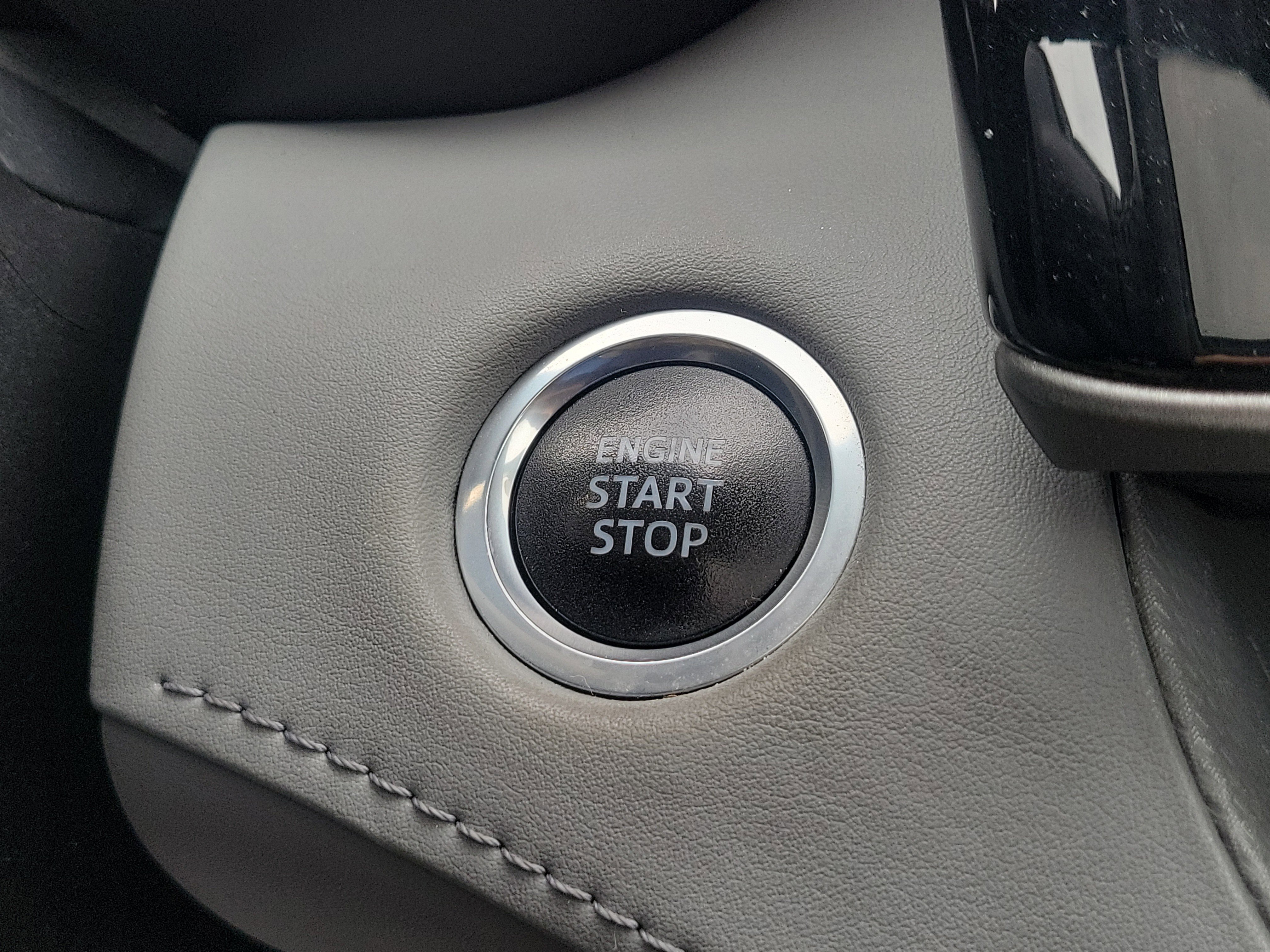 Used 2021 Toyota Highlander XLE image 28