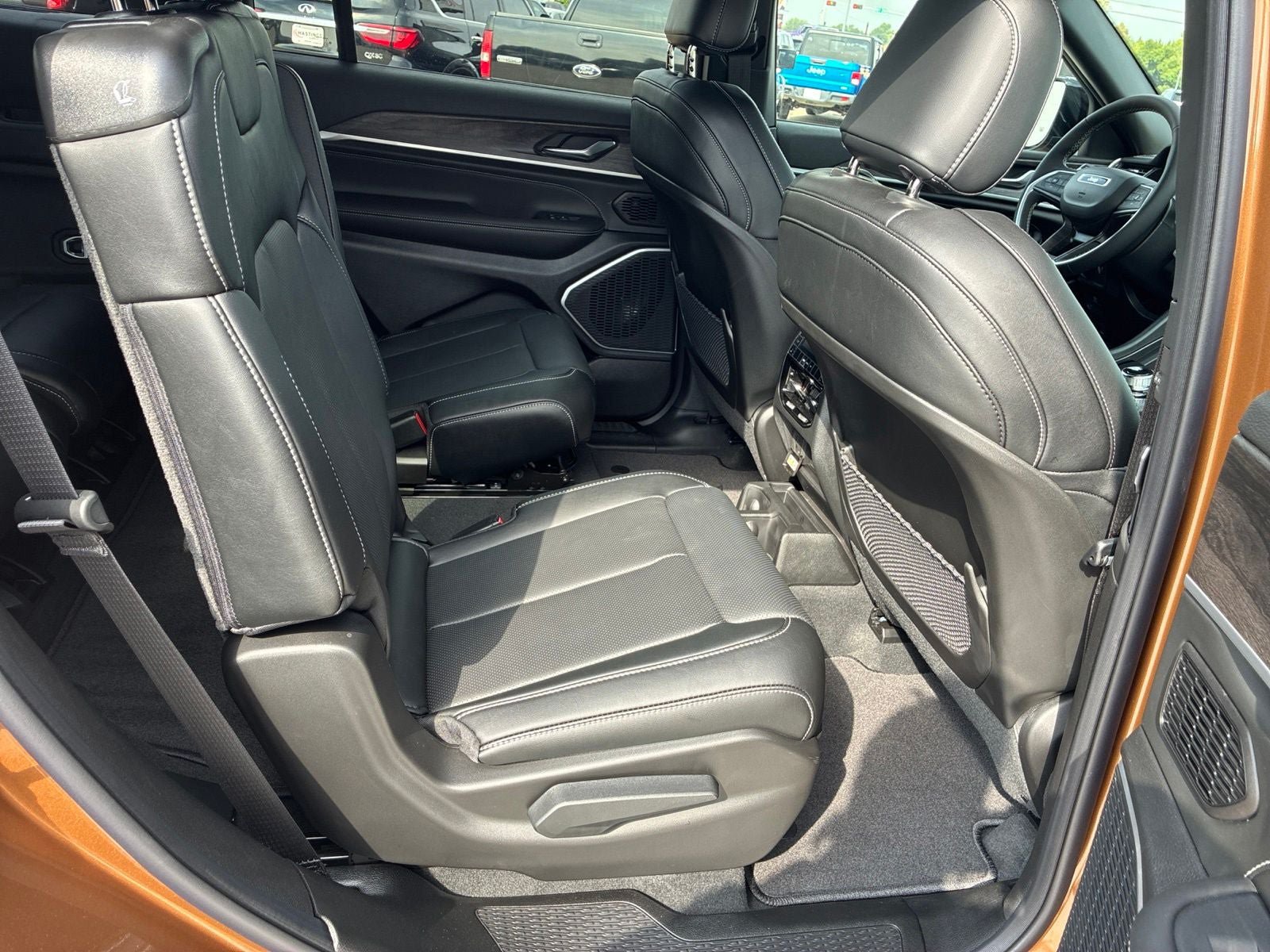 New 2026 Jeep Grand Cherokee L Limited AWD/4WD image 23