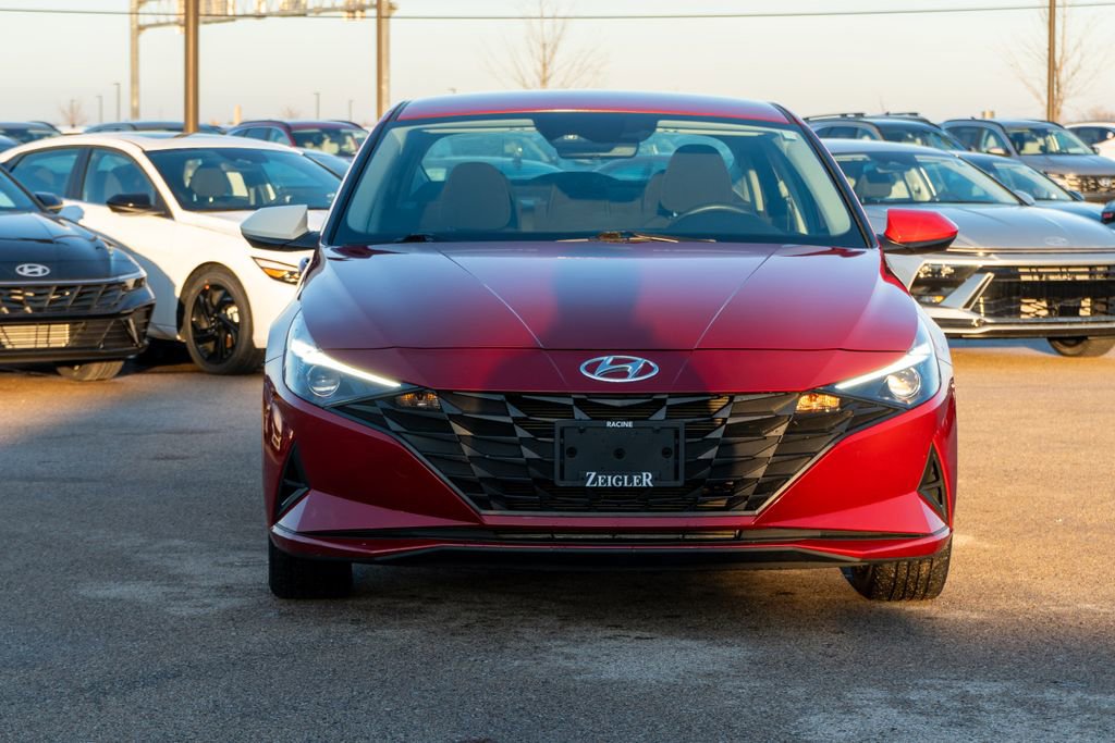 Certified 2023 Hyundai Elantra SEL w/ Preferred Accessory Package image 2