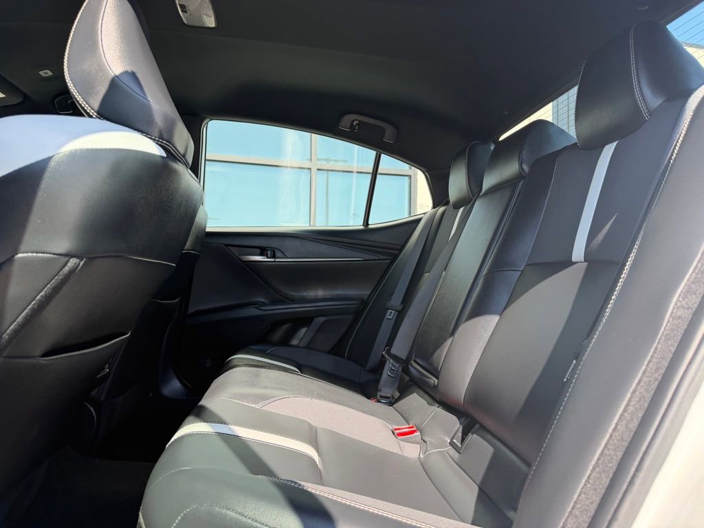 Used 2025 Toyota Camry SE image 23
