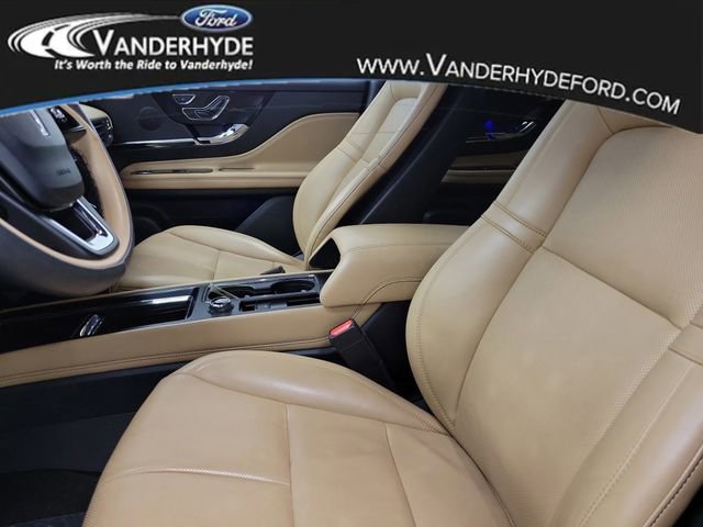 Used 2023 Lincoln Corsair Reserve w/ Equipment Group 201A image 18