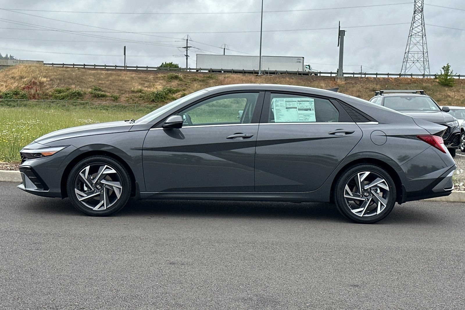 New 2026 Hyundai Elantra Limited FWD image 6