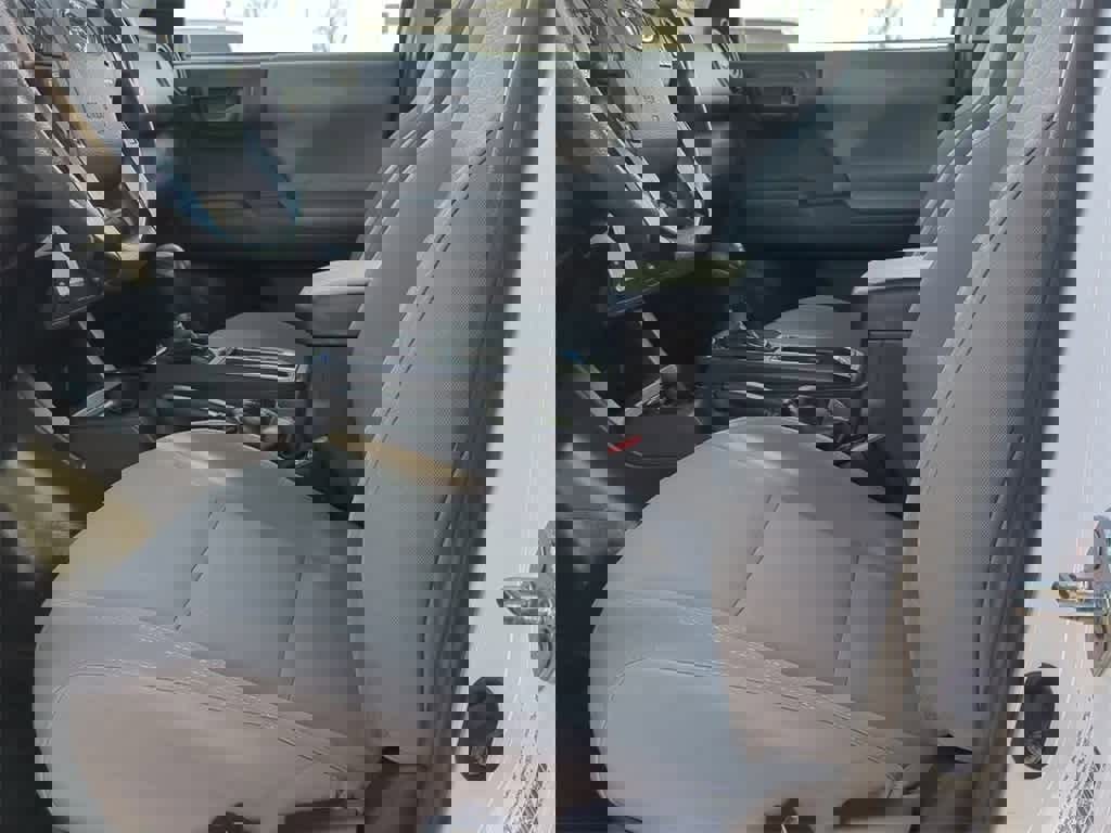 Used 2019 Toyota Tacoma SR w/ SR Convenience Package image 16