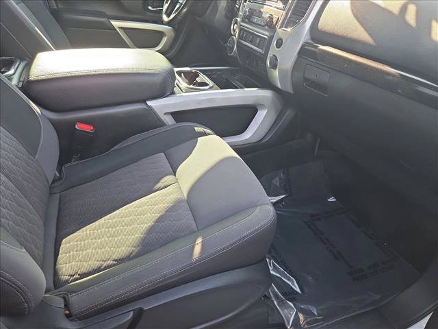Used 2021 Nissan Titan SV w/ SV Convenience Package AWD/4WD image 23