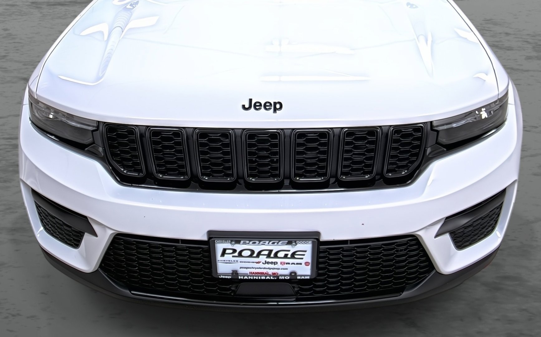 New 2025 Jeep Grand Cherokee Altitude AWD/4WD image 16