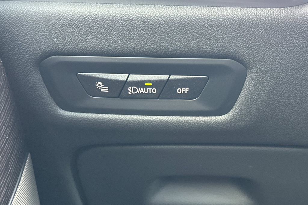 New 2026 BMW X6 xDrive40i w/ Climate Comfort Package image 32