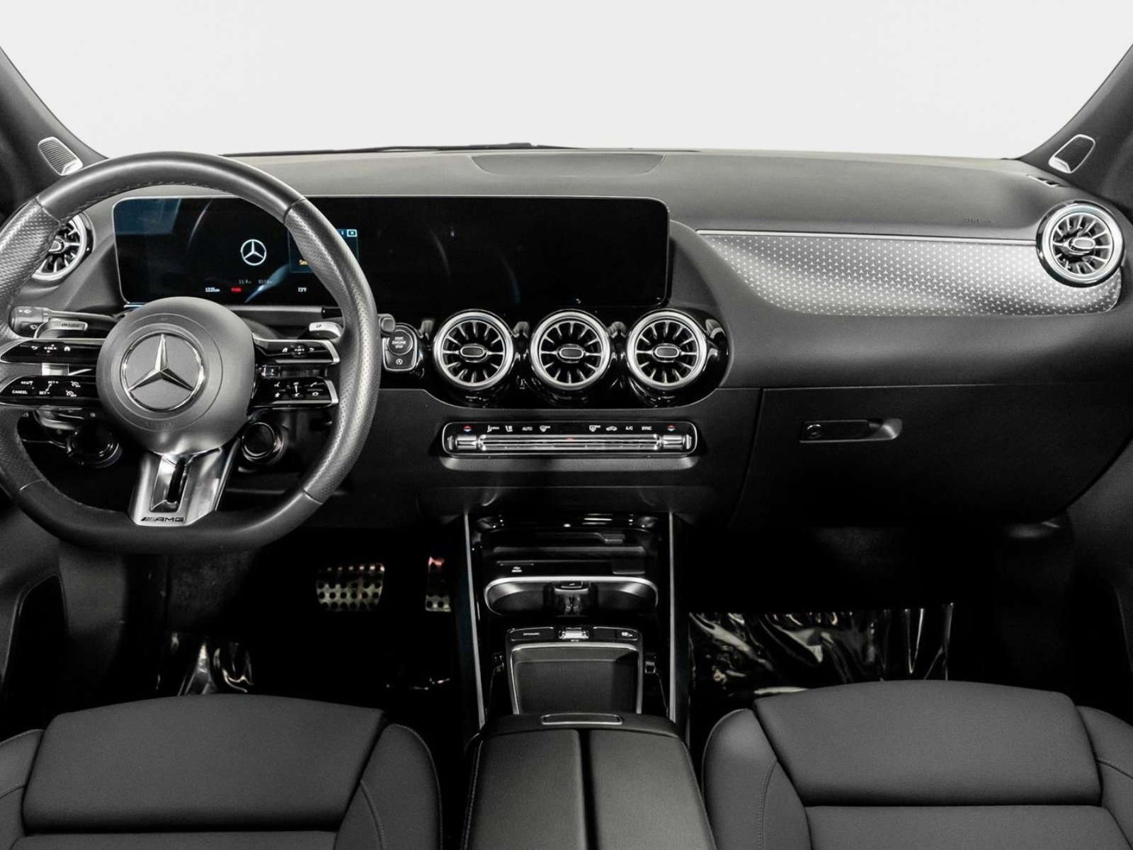 Used 2024 Mercedes-Benz GLA 35 AMG 4MATIC image 50