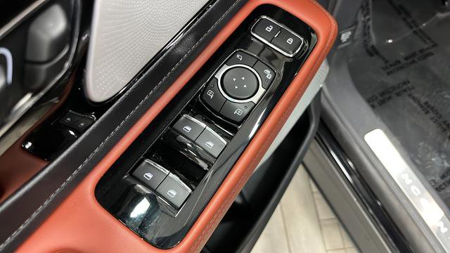 Used 2025 Lincoln Aviator Reserve w/ Equipment Group 201A AWD/4WD image 21