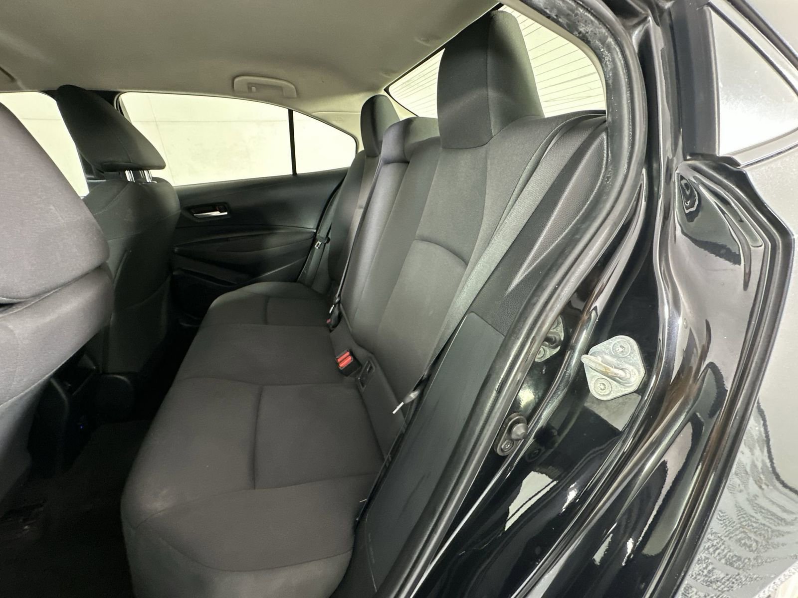 Used 2021 Toyota Corolla LE w/ LE Convenience Package FWD image 22
