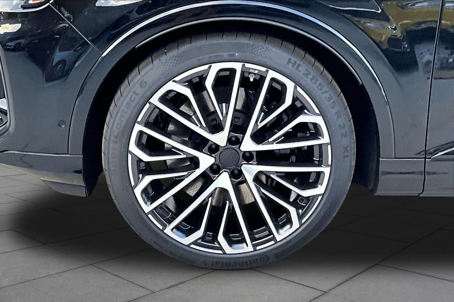New 2026 Audi SQ7 Prestige AWD/4WD image 11