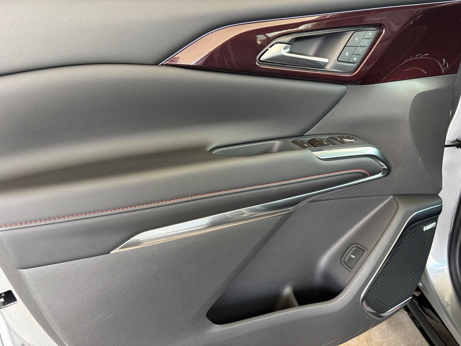 New 2027 Chevrolet Traverse RS AWD/4WD image 11