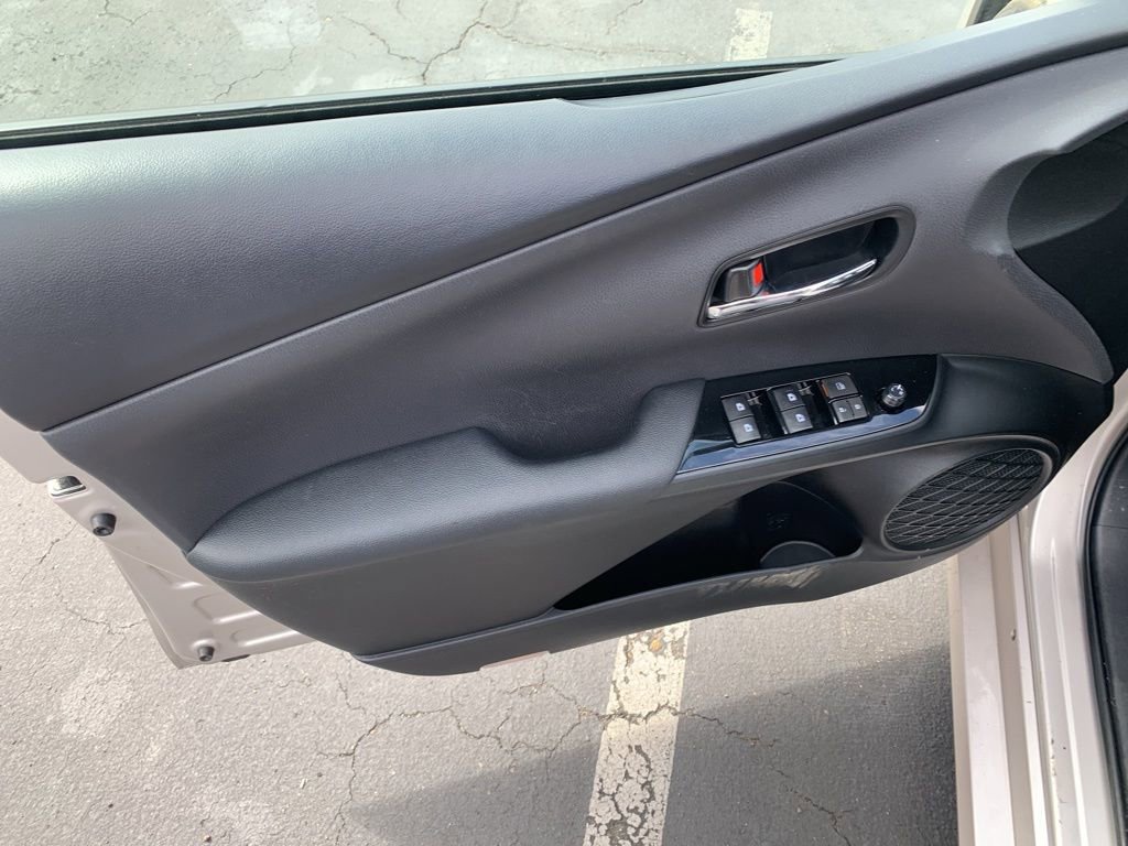 Used 2017 Toyota Prius Prime Advanced w/ Preferred Accessory Package image 17