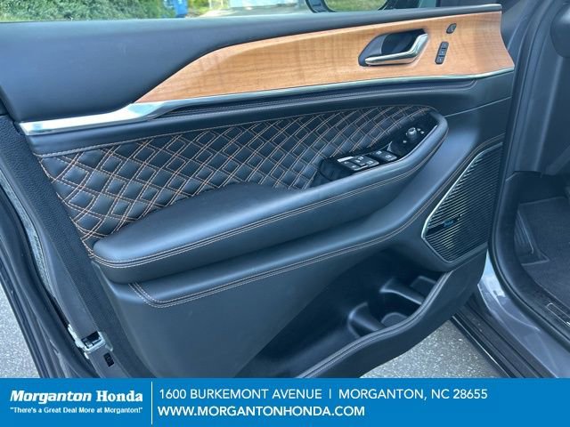 Used 2024 Jeep Grand Cherokee L Summit image 14